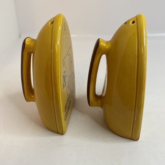 Vintage Salt and Pepper Shakers Irons British Columbia Souvenir 4” tall - Picture 5 of 11